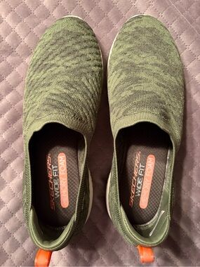 Skechers Harmonious Ultra Flex Stretch Fit WIDE 8.5 Camo green sky's the limit